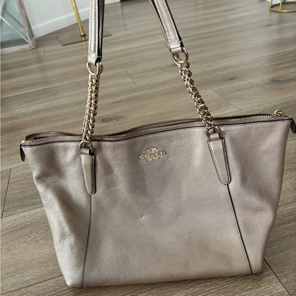 Coach Beige Leather Shoulder Bag with Gold Chain - Picture 11 of 11